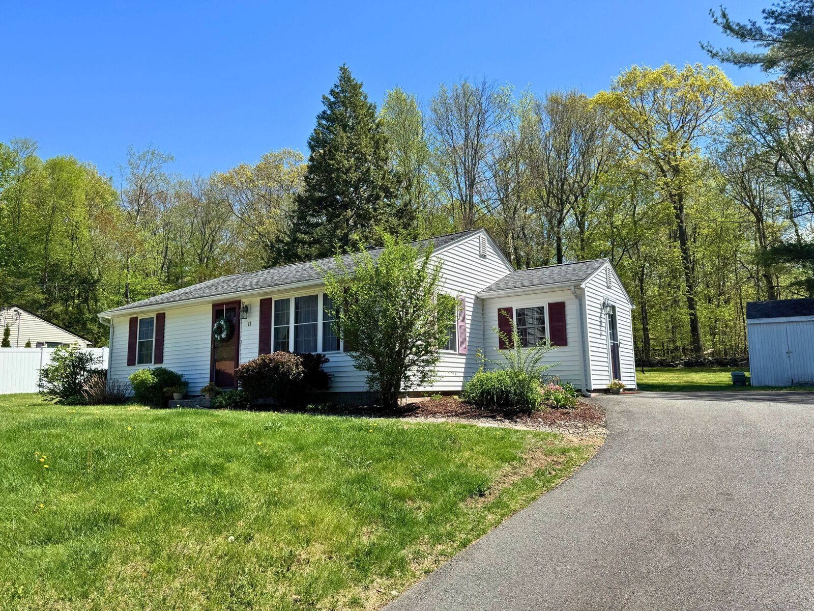Property Photo:  11 Sunset Lane  CT 06043 