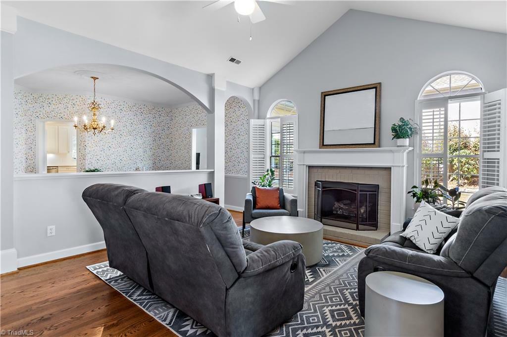 Property Photo: 2908 Woodington Drive NC 27103