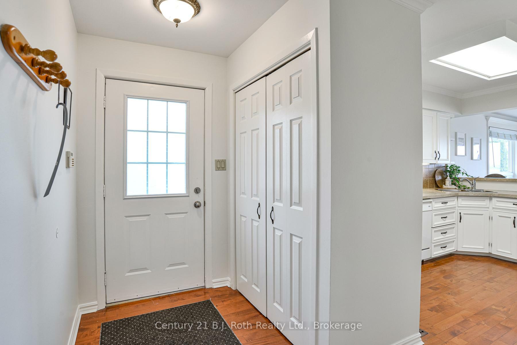 Photo de la propriété: 231 Victoria Crescent ON L3V 0J5