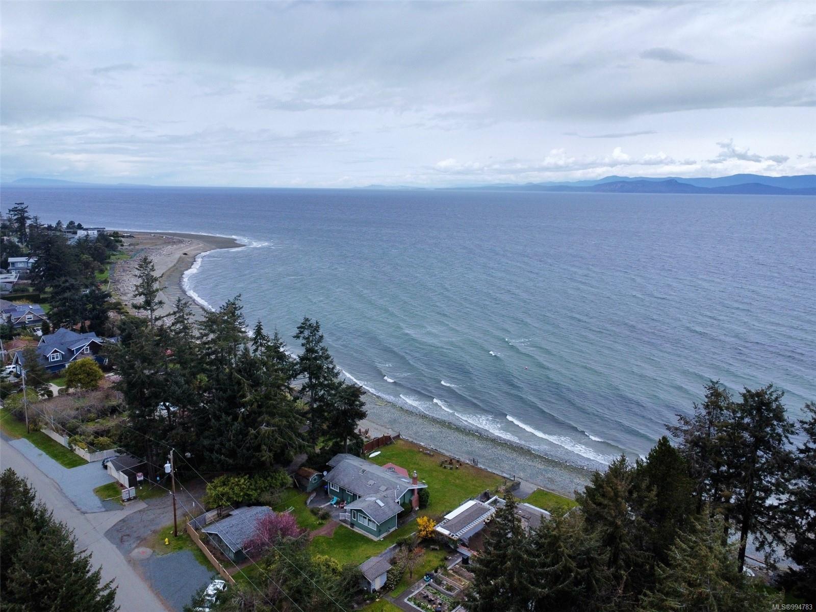 Property Photo: 936 Shorewood Dr BC V9P 1R9