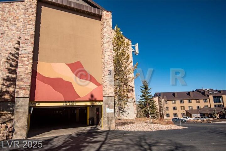 Property Photo: 223 W Hunter Ridge Dr #E300 UT 84719