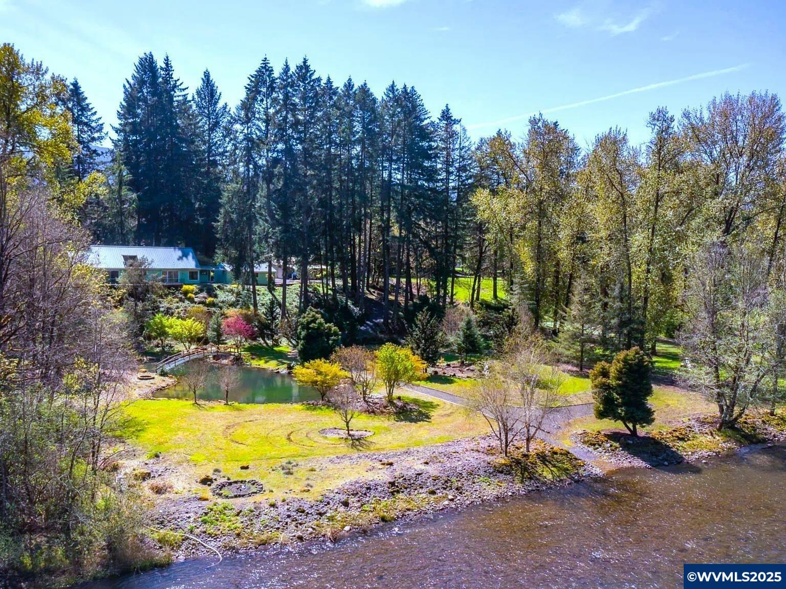 Property Photo:  45955 Oak St  OR 97358 