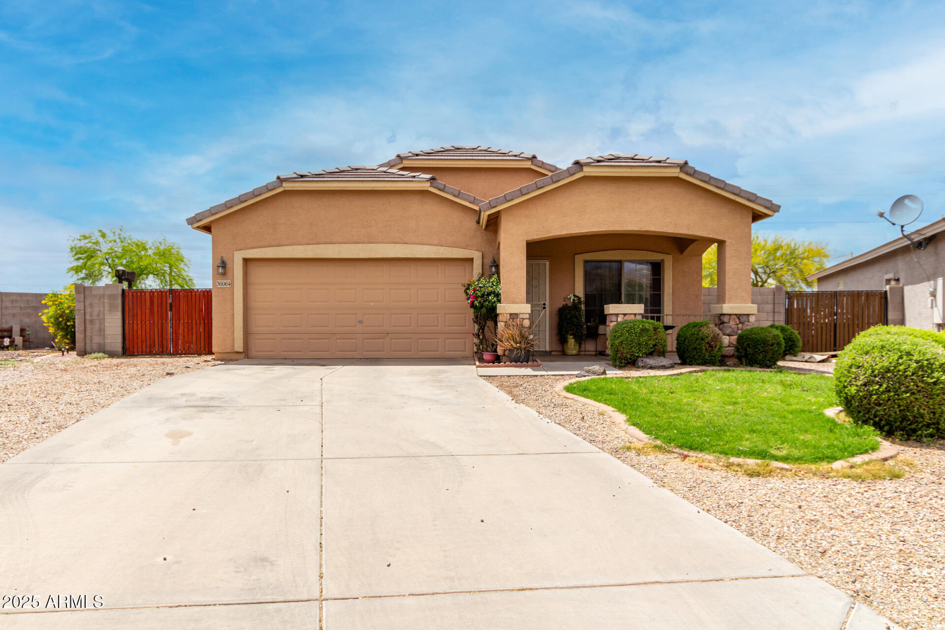 Property Photo:  36064 N Murray Grey Drive  AZ 85143 