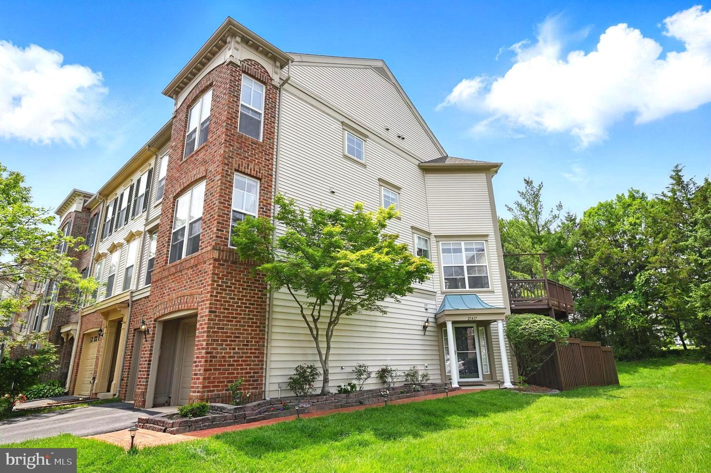 Property Photo: 21417 Falling Rock Terrace VA 20148