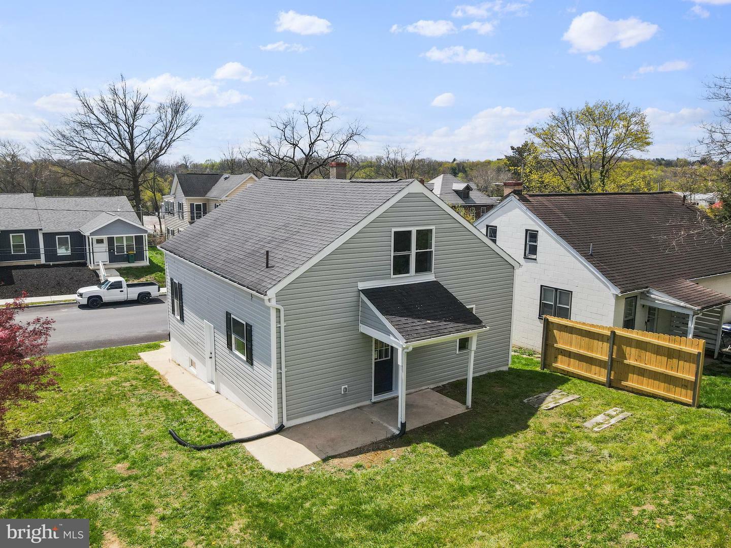Property Photo: 431 W Queen Street PA 17201