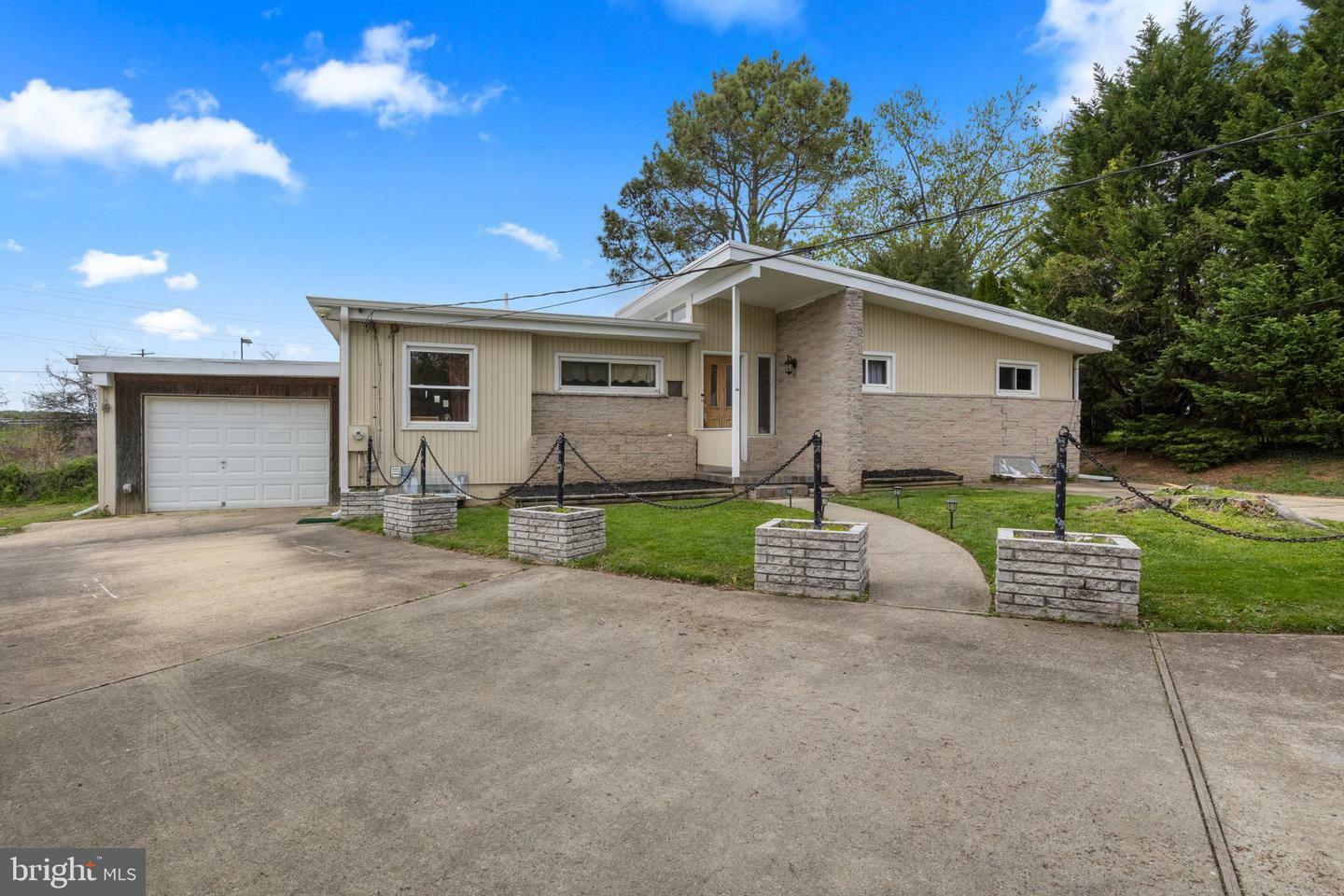 Property Photo: 11946 Philadelphia Road MD 21087