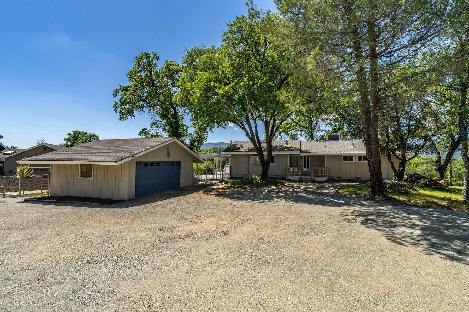Property Photo: 1518 Oak Park Drive CA 95249