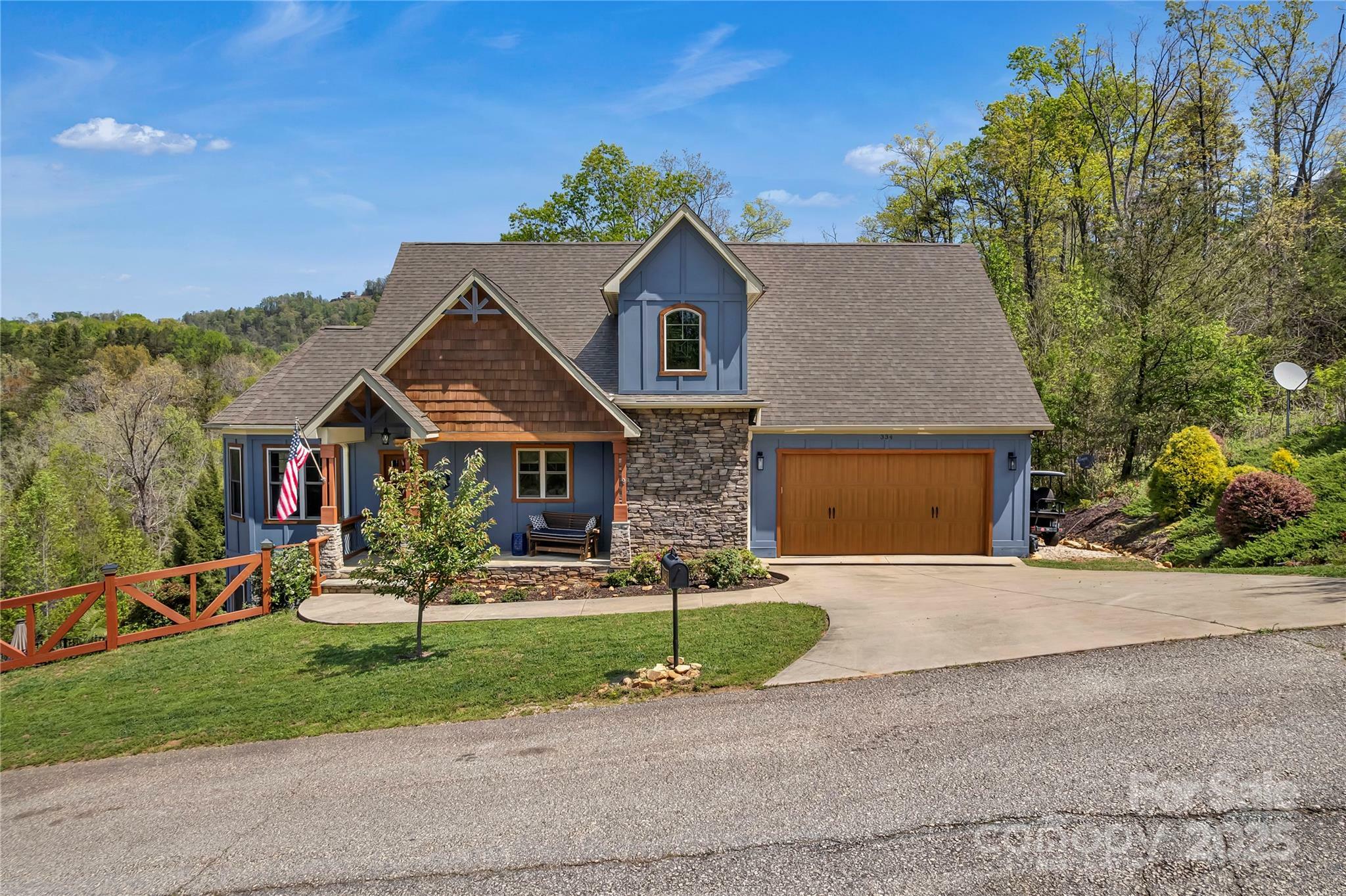 Property Photo: 334 Willow Top Lane NC 28746