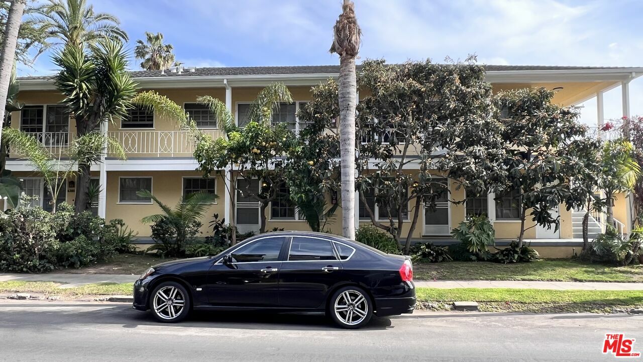 Property Photo:  6300 Waring Ave  CA 90038 