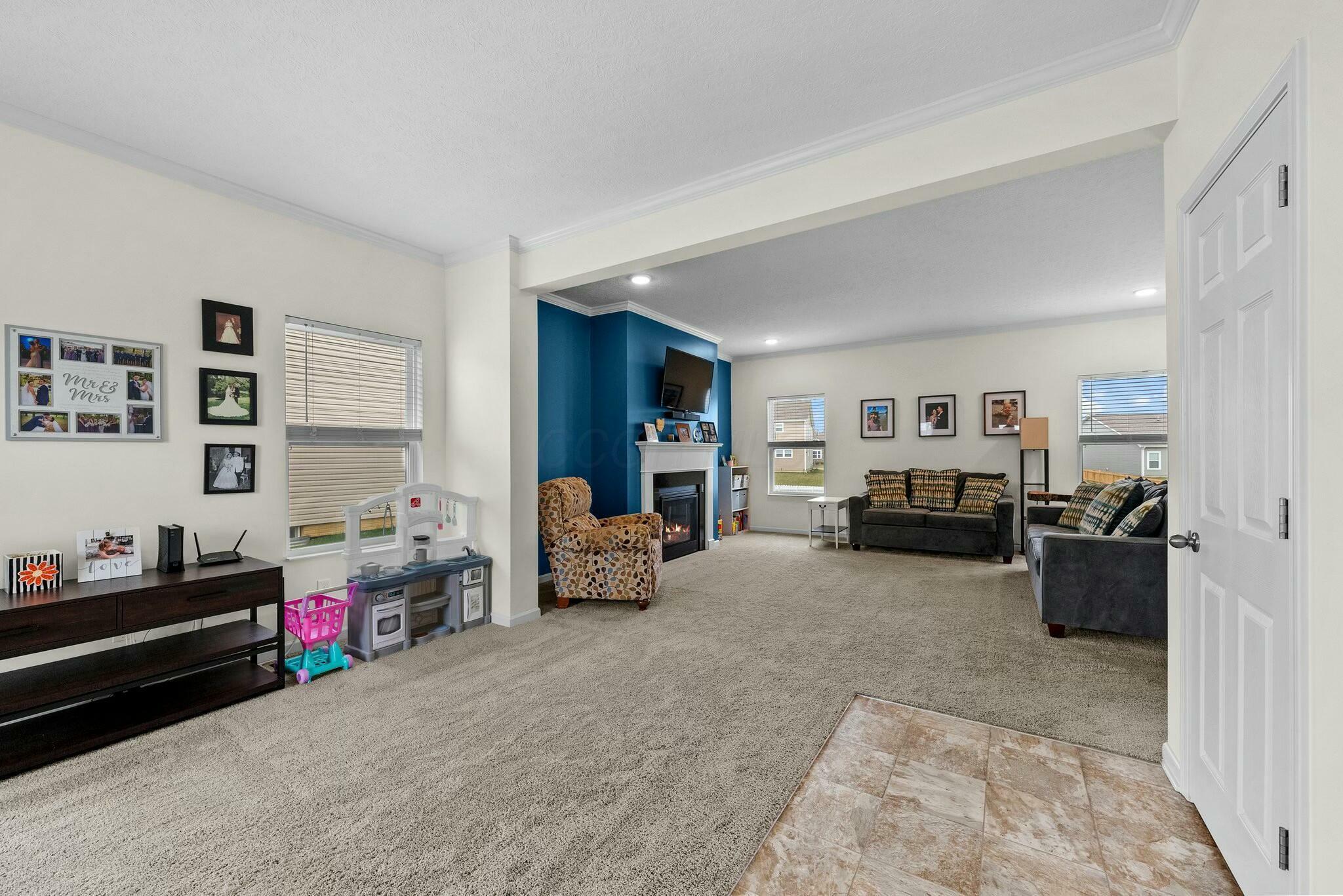 Property Photo: 320 Rochdale Run OH 43015