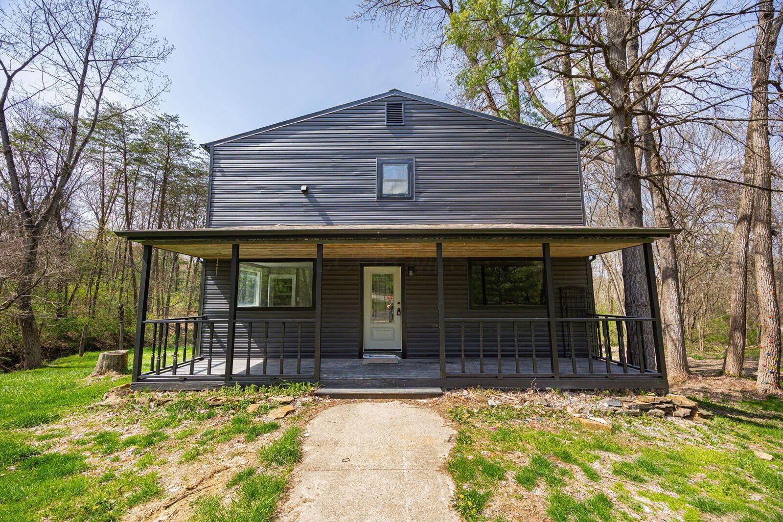 Property Photo: 292 Tillamook Lane OH 43107