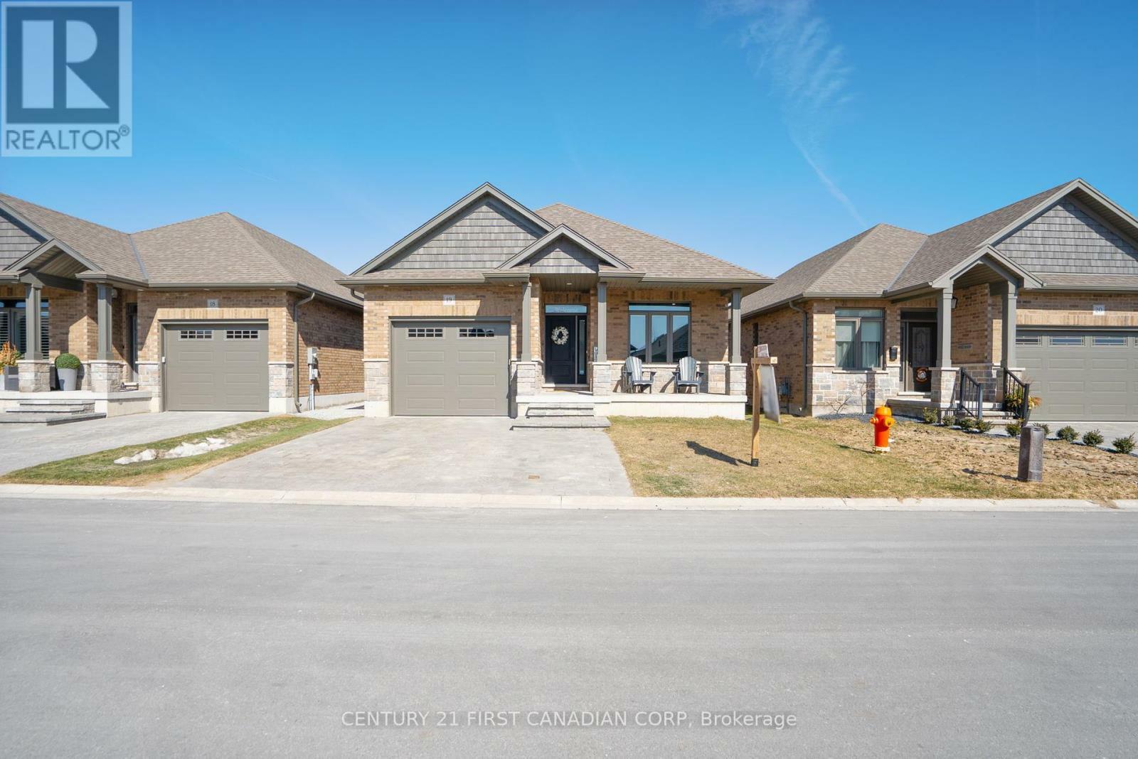 Property Photo: 159 Collins Way 19 ON N7G 0G8