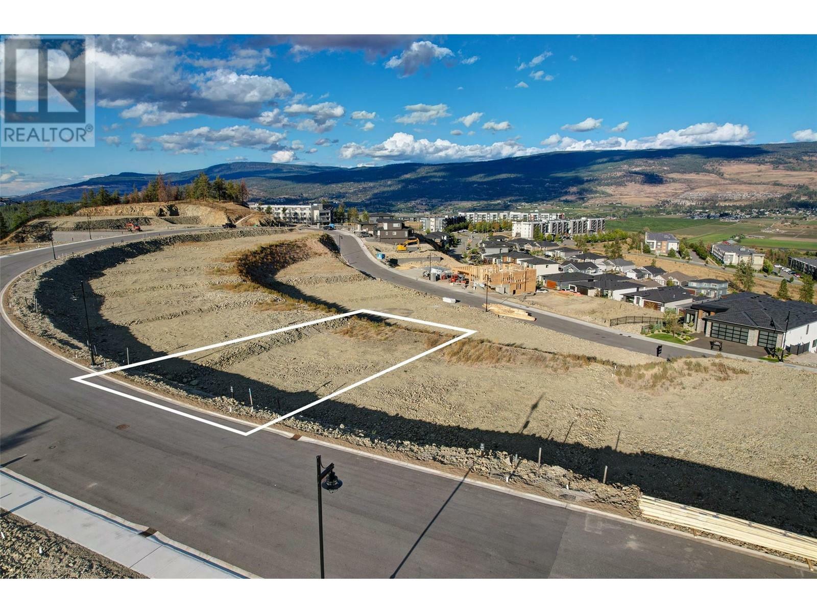 Photo de la propriété:  687 Kingswood Terrace  BC V1V 0J2 