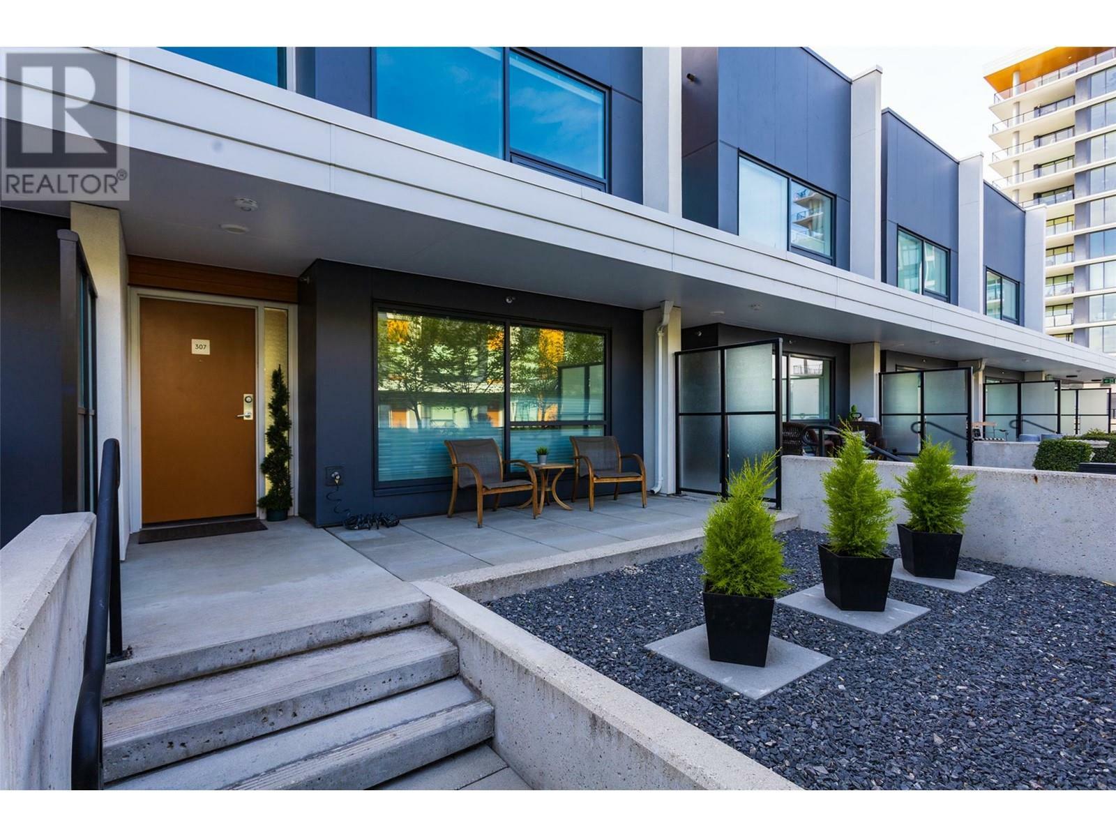 Property Photo: 3030 Pandosy Street 307 BC V1Y 0C4