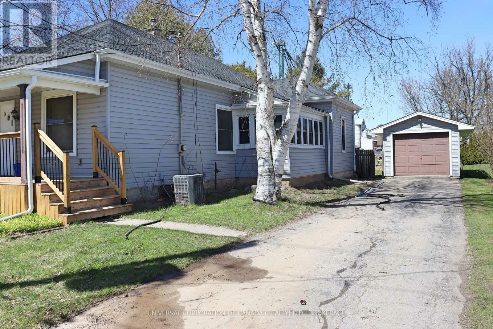 Property Photo: 11 Forest Street West ON N5H 1A5