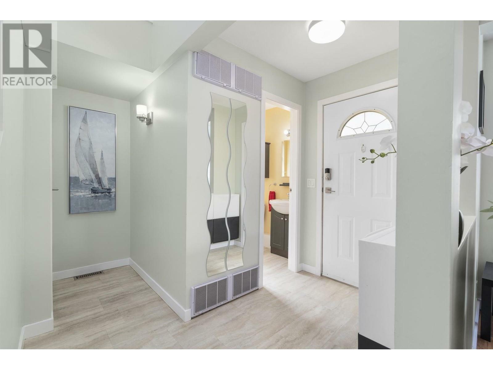 Property Photo: 18951 Ford Road 15 BC V3Y 2G5