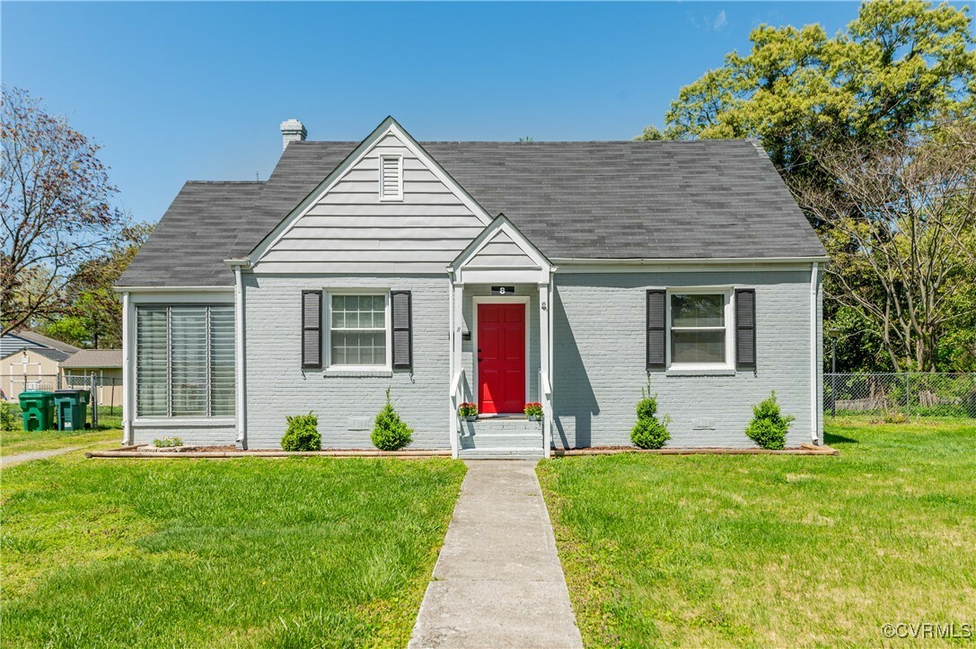 Property Photo: 8 Longstreet Avenue VA 23075