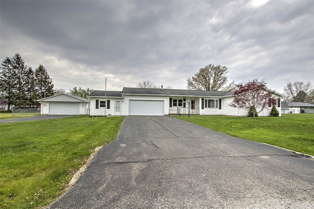 425 Maddox Drive  Mt. Zion IL 62549 photo