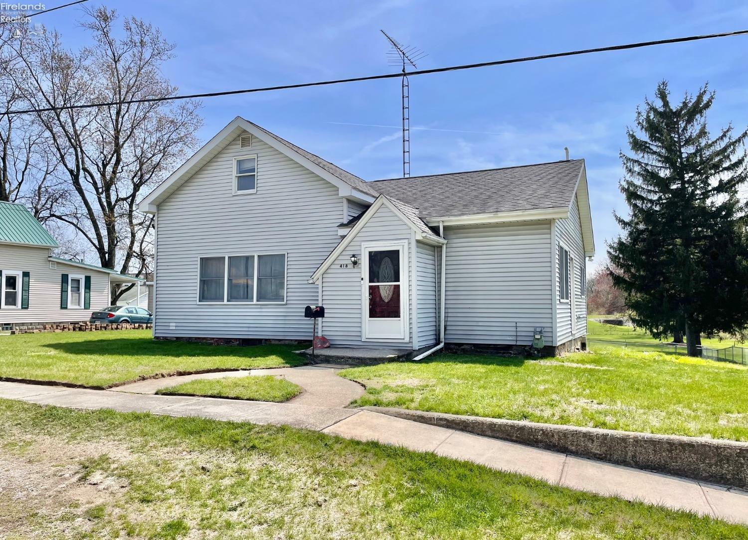 Property Photo: 418 Spring Street OH 43410