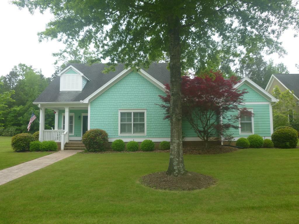 Property Photo: 115 Silverette Circle GA 30240