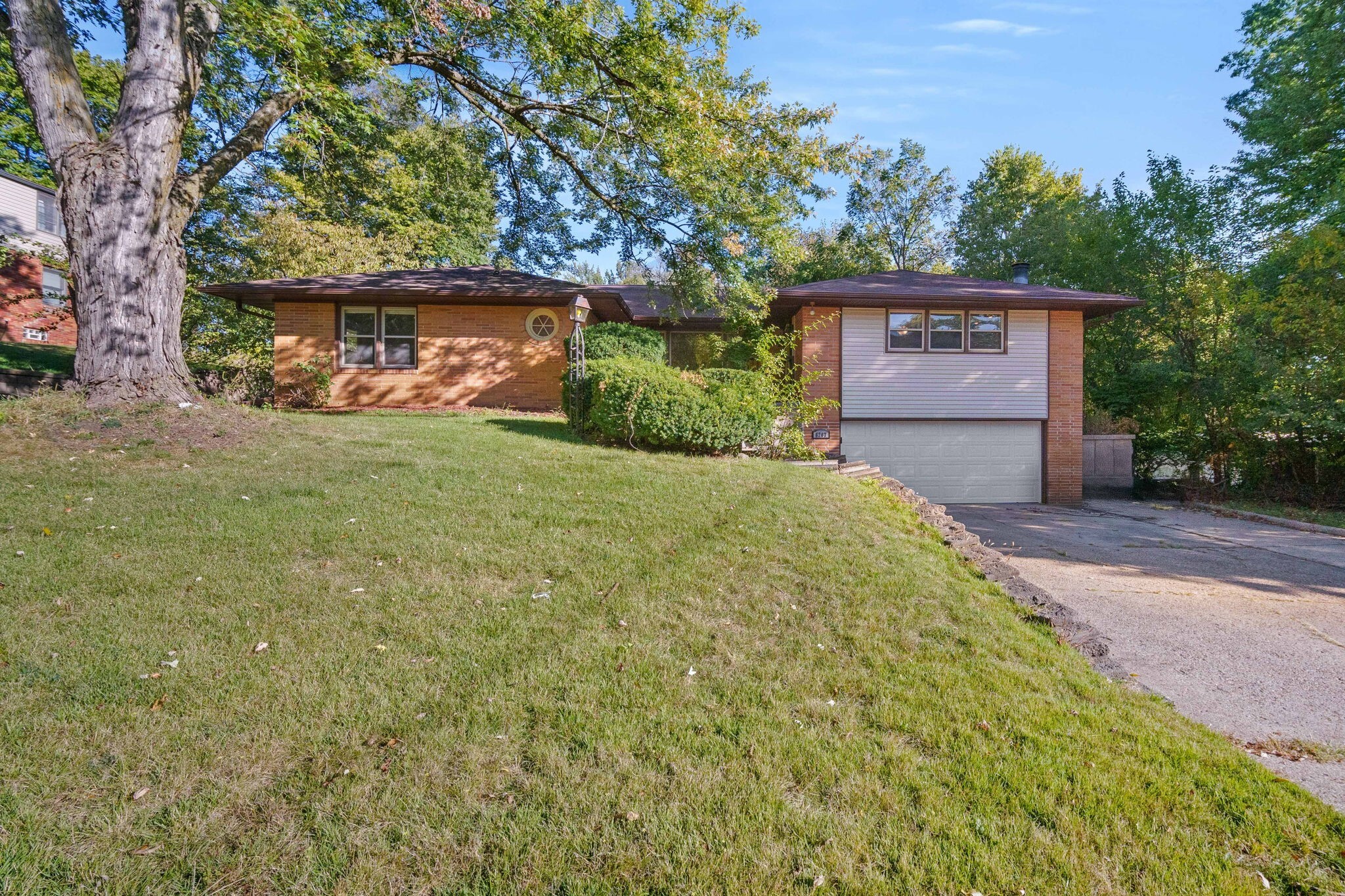 6207 Dagle Drive  Des Moines IA 50311 photo
