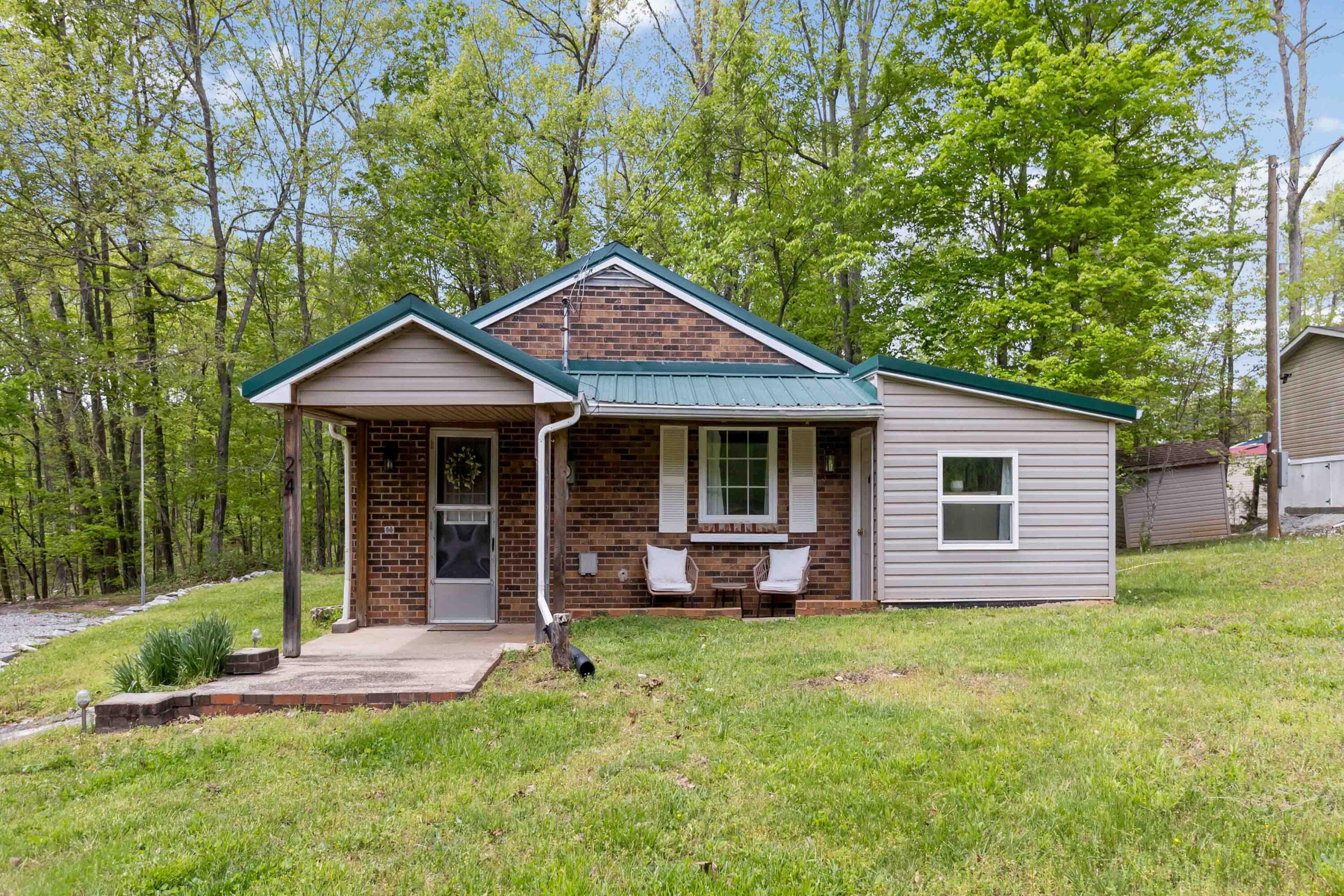 Property Photo:  24 Walnut Drive  KY 42519 