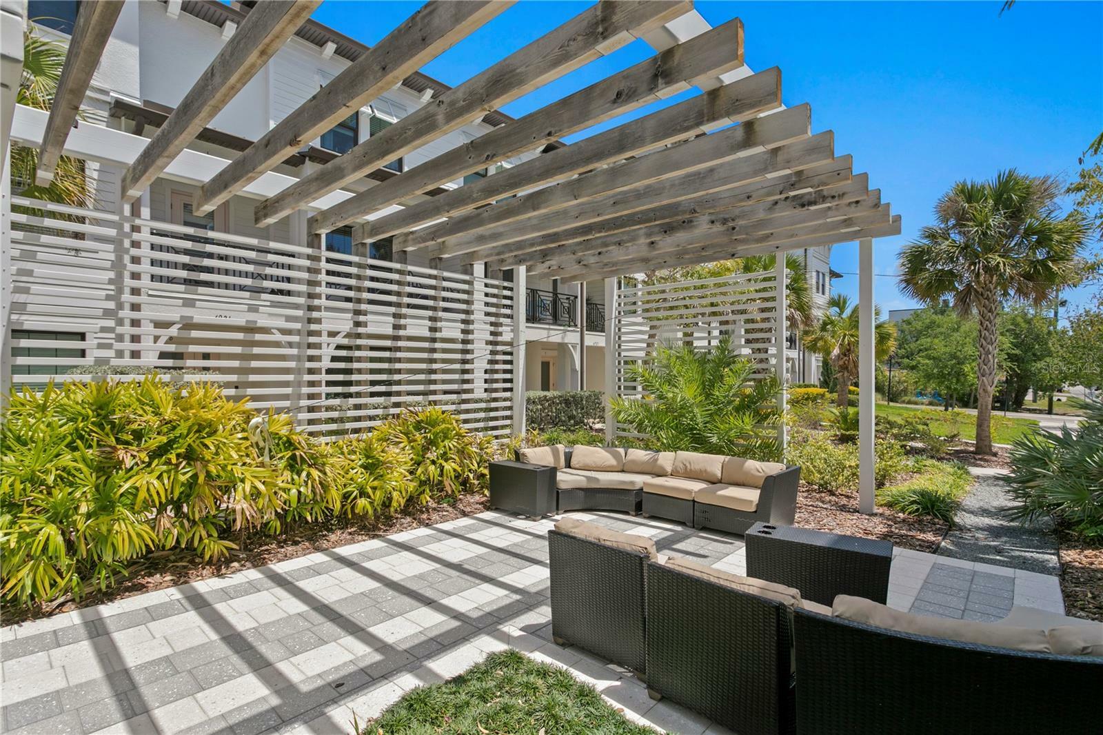 Property Photo: 4921 W Paul Avenue 6 FL 33611