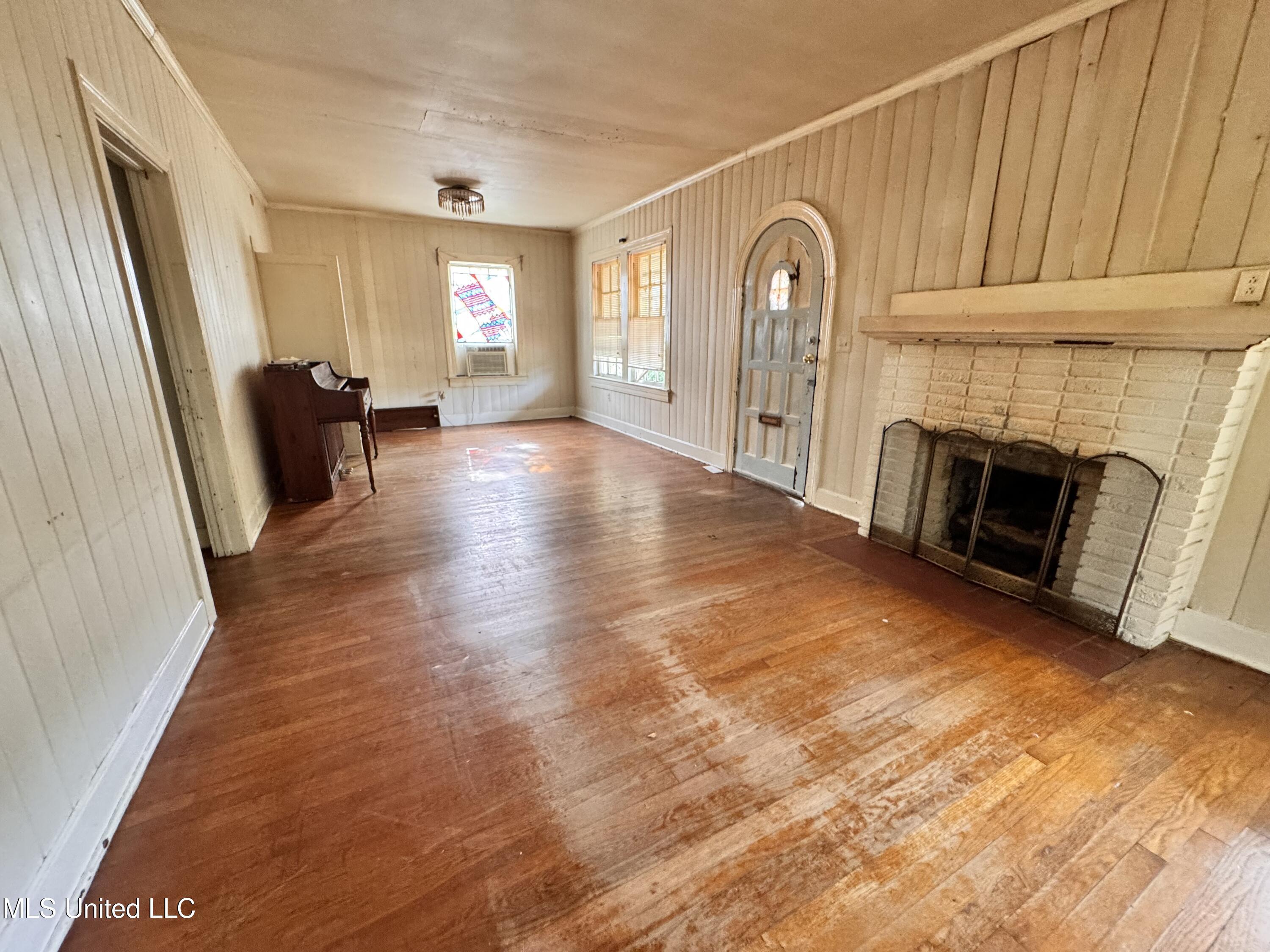 Property Photo: 1202 Fortification Street MS 39202