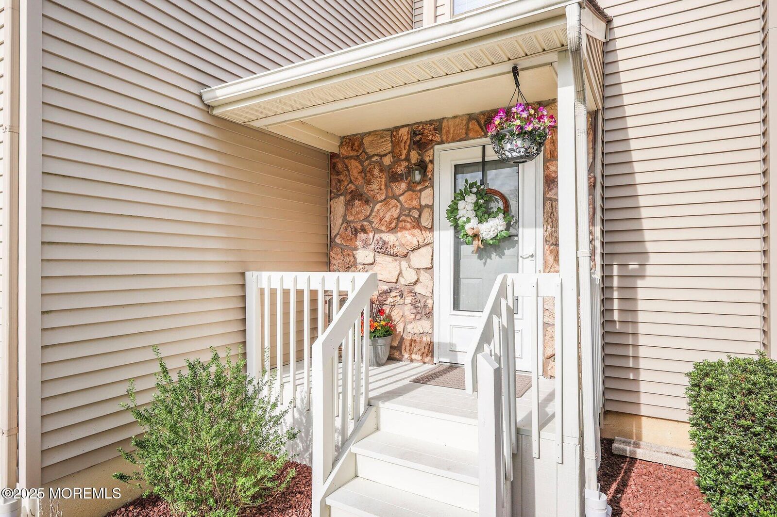 Property Photo:  23 Clavendon Court  NJ 07748 