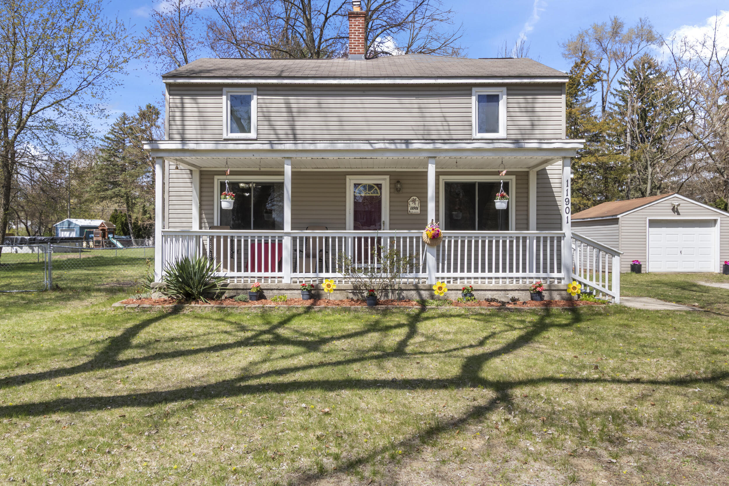 Property Photo: 11901 Brewster Street MI 48150