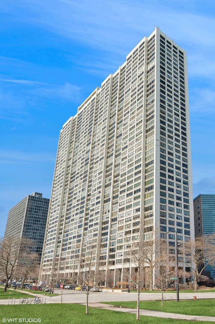 2800 N Lake Shore Drive 2603  Chicago IL 60657 photo