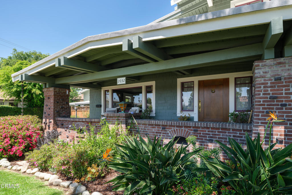 Property Photo:  2032 Pine Street  CA 91030 
