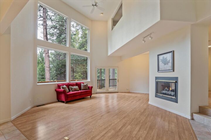 Property Photo: 845 Honey Court CA 95247
