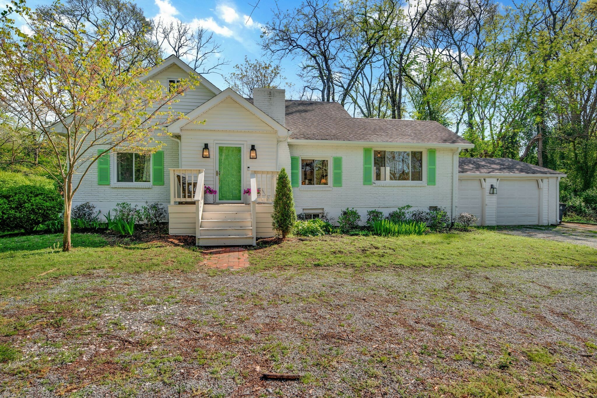 Property Photo: 719 McMurray Dr TN 37211