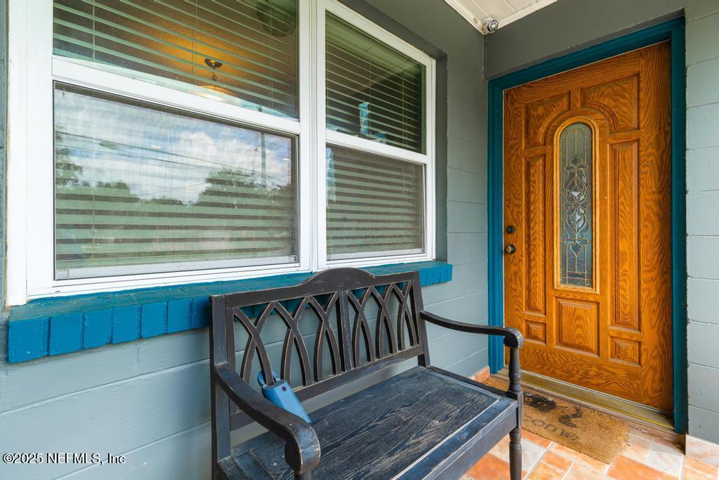 Property Photo: 2403 Hirsch Avenue FL 32216
