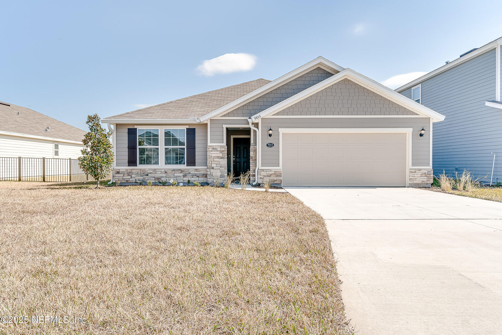 Property Photo:  7211 Hawkes Bend Street  FL 32219 
