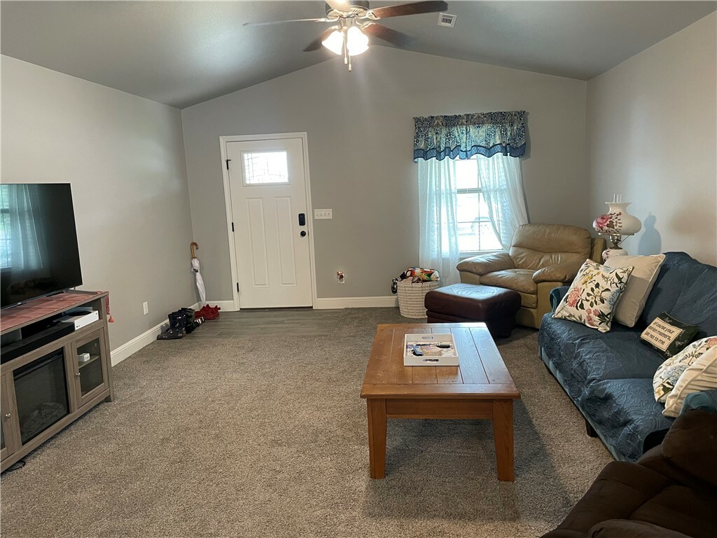 Property Photo: 512 NW 62nd Avenue AR 72713