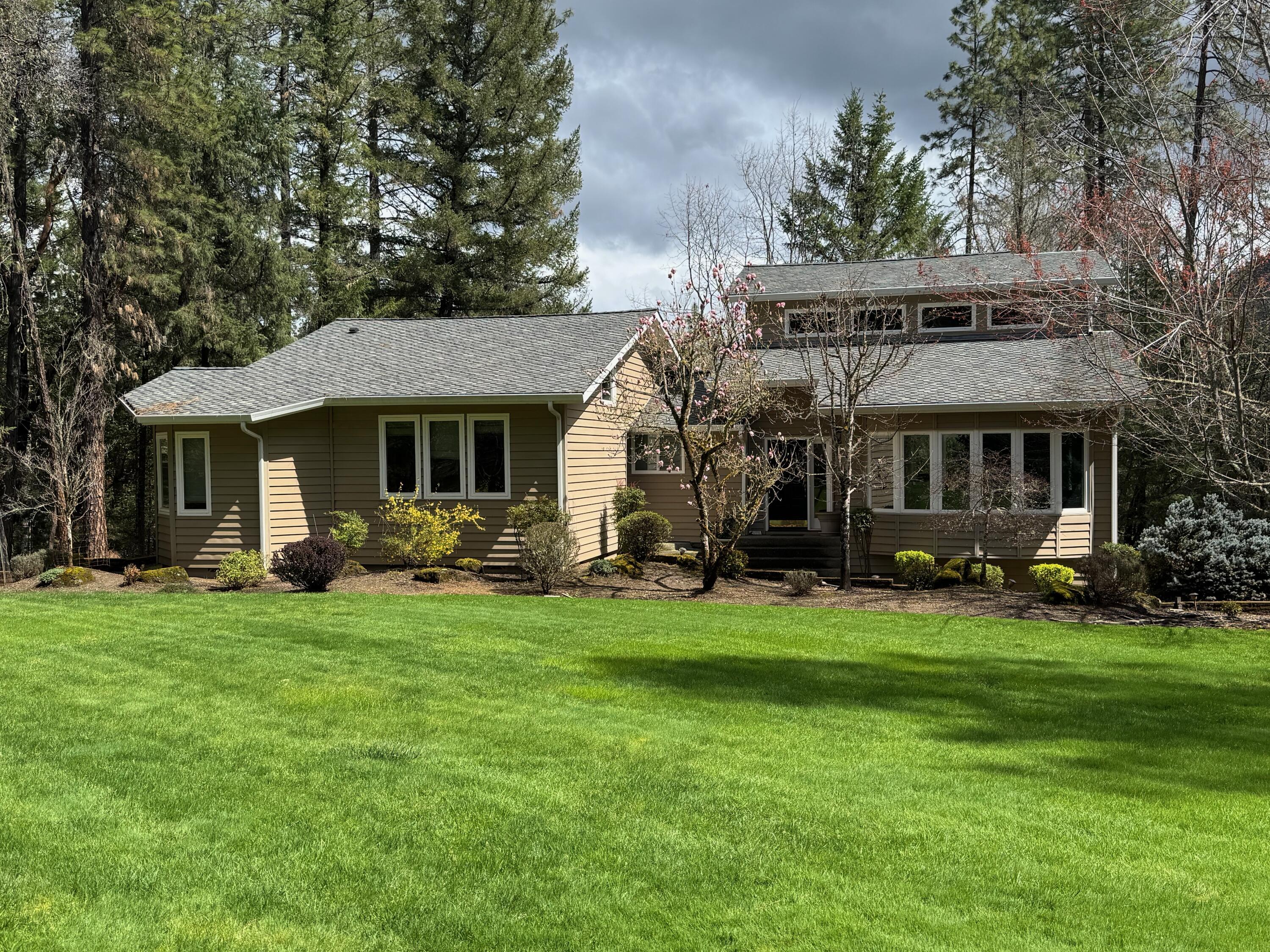Property Photo: 218 Pleasant Creek Road OR 97537