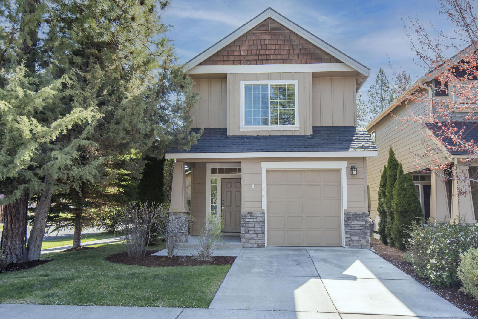 Property Photo: 61282 Huckleberry Place OR 97702