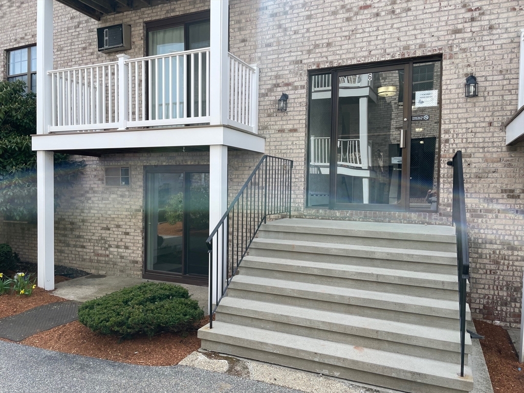 Property Photo: 6 Kenmar Dr 8 MA 01821