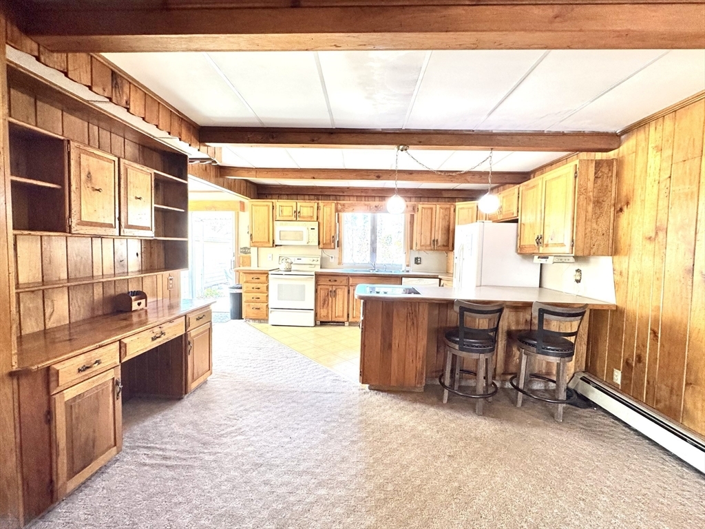 Property Photo: 162 Lafayette St MA 01020
