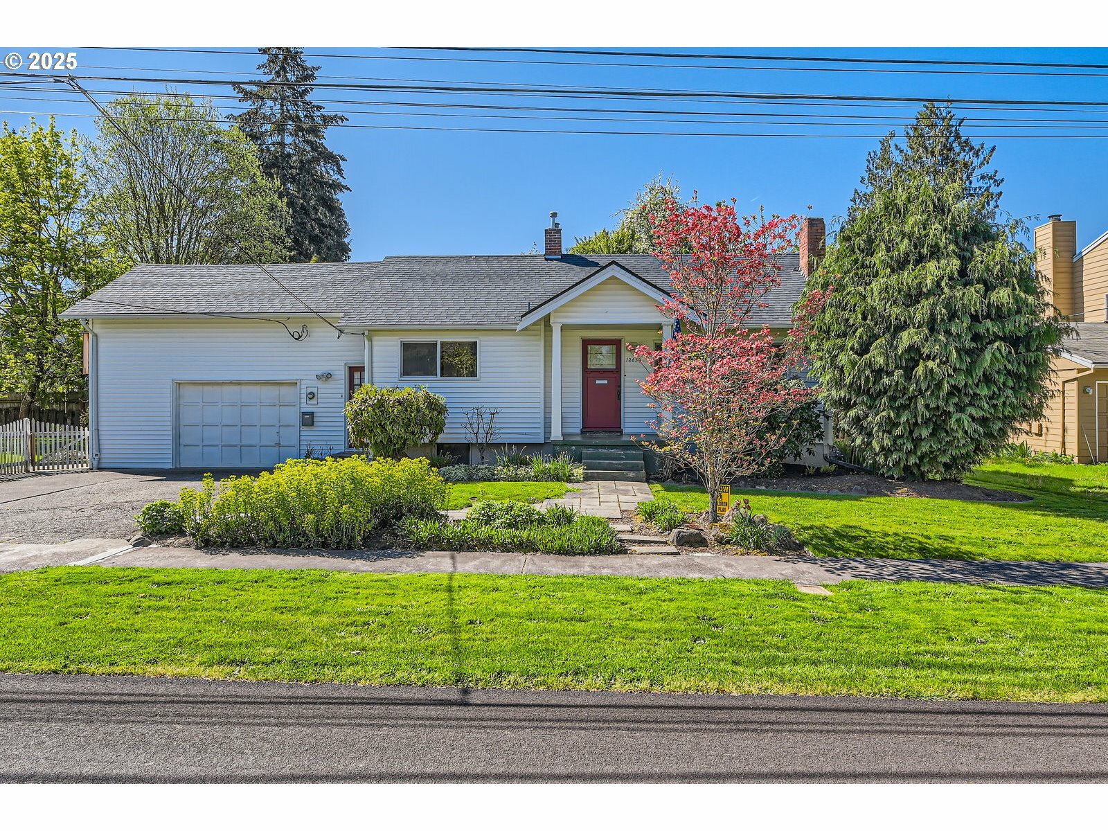 Property Photo: 12650 SW 7th St OR 97005