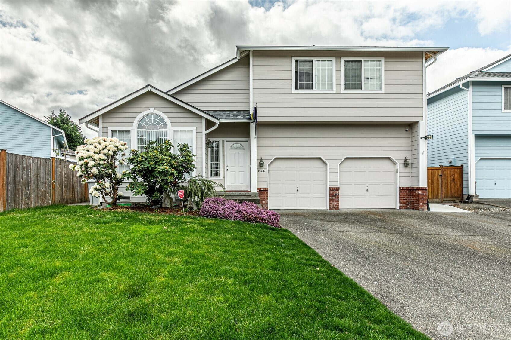 Property Photo: 14231 SE 282 Street WA 98042