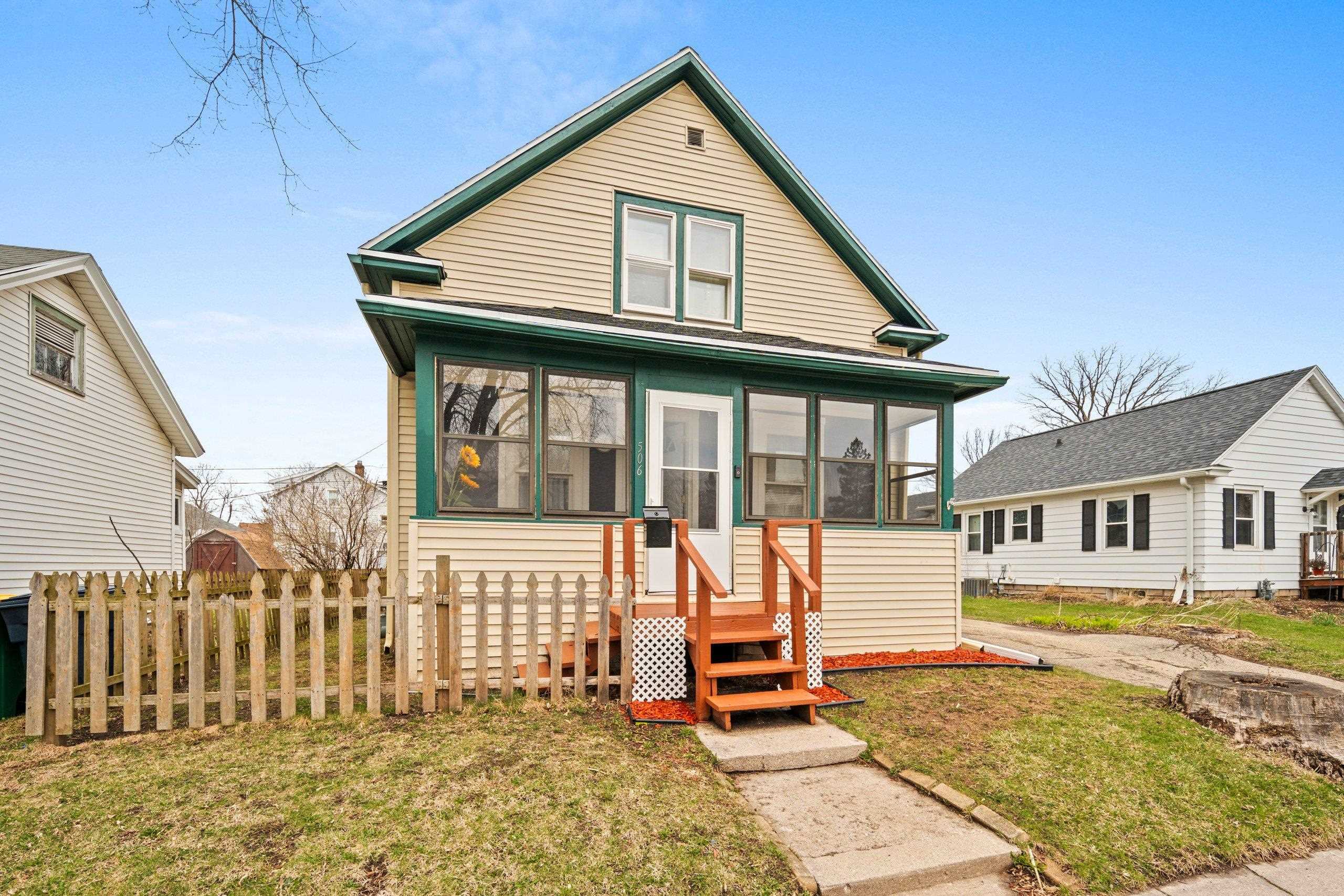 506 15th Avenue  Green Bay WI 54303-1837 photo