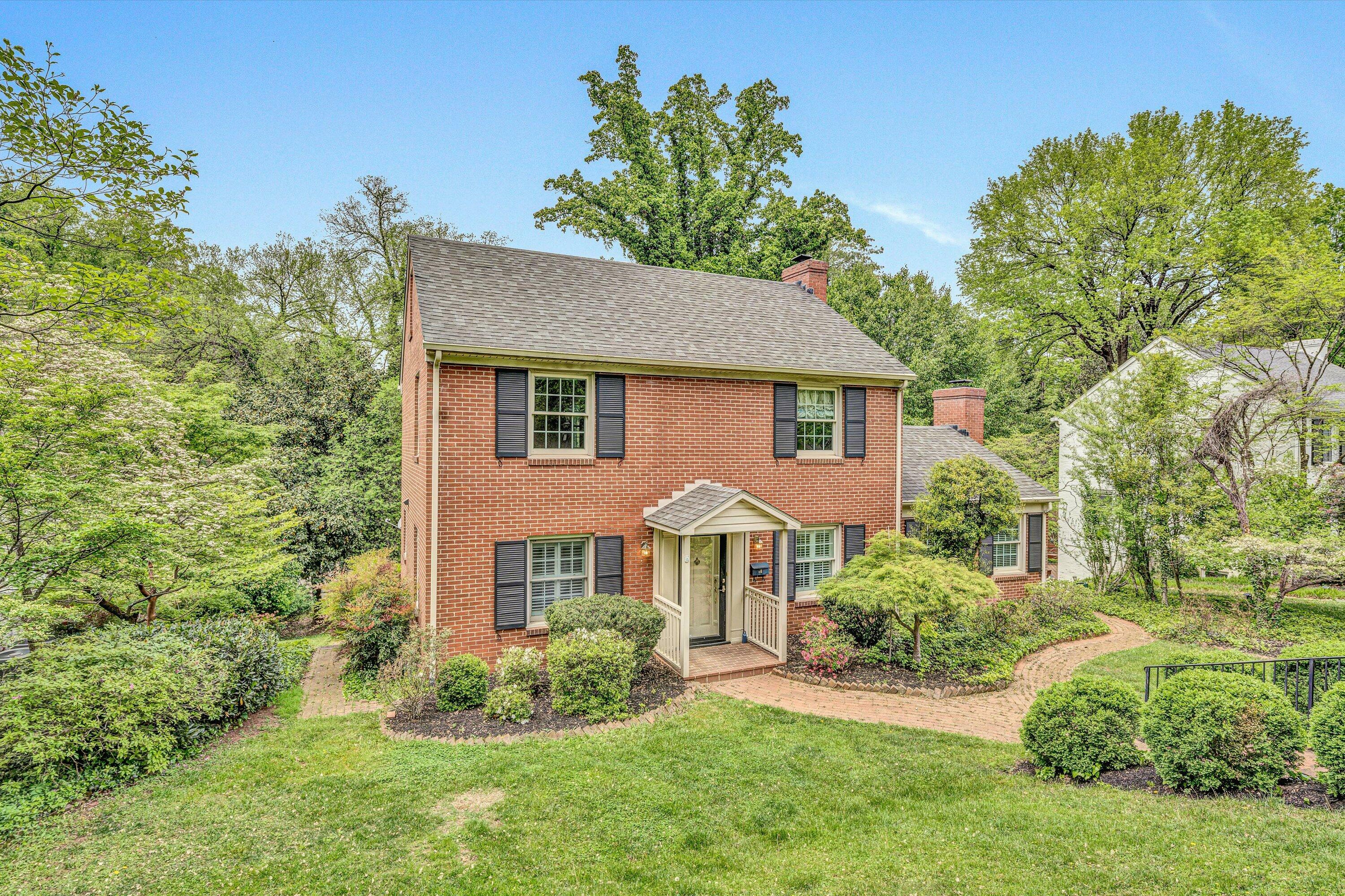 Property Photo: 2833 Longview Ave SW VA 24014