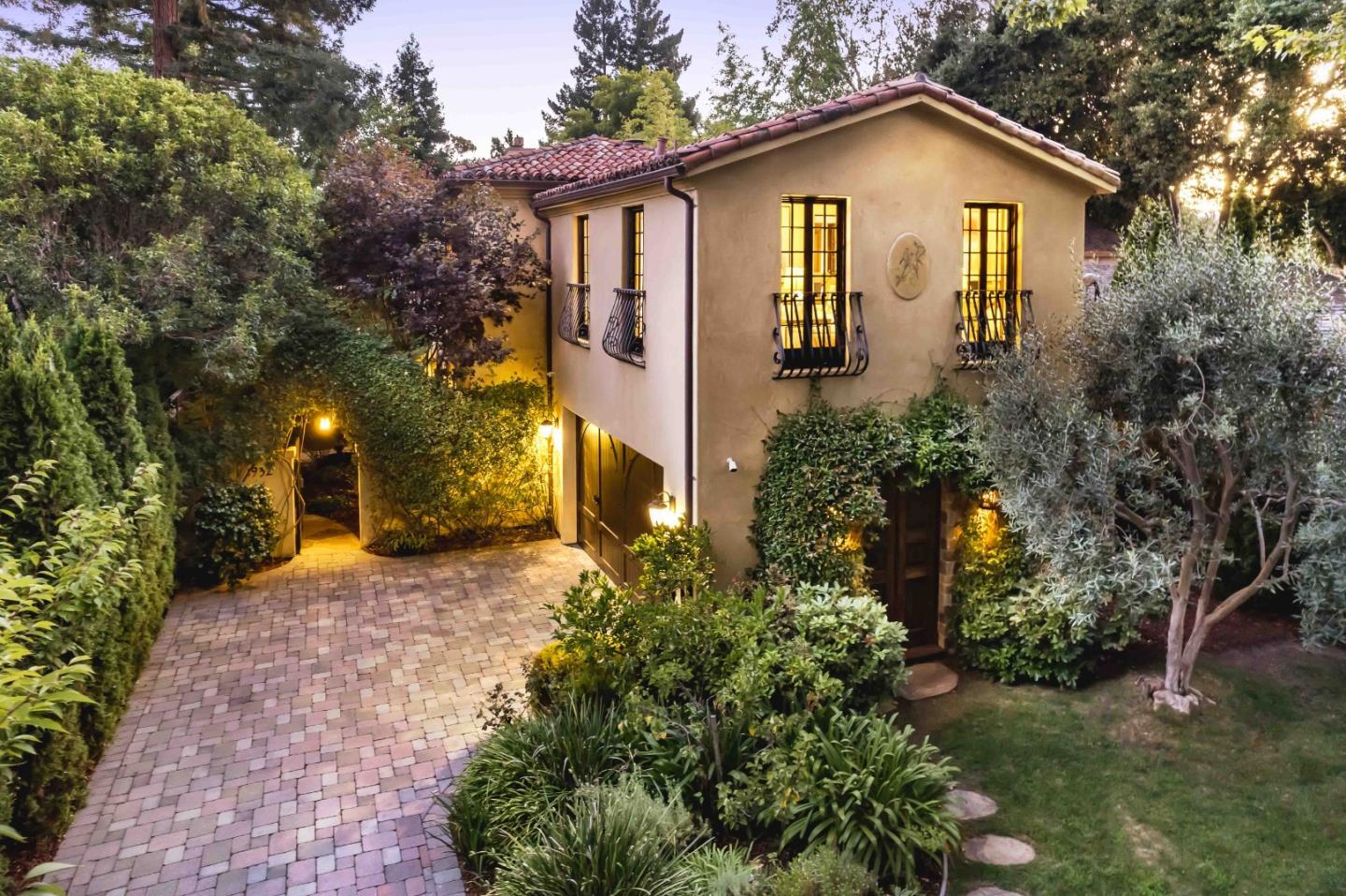 Property Photo: 1932 Emerson Street CA 94301