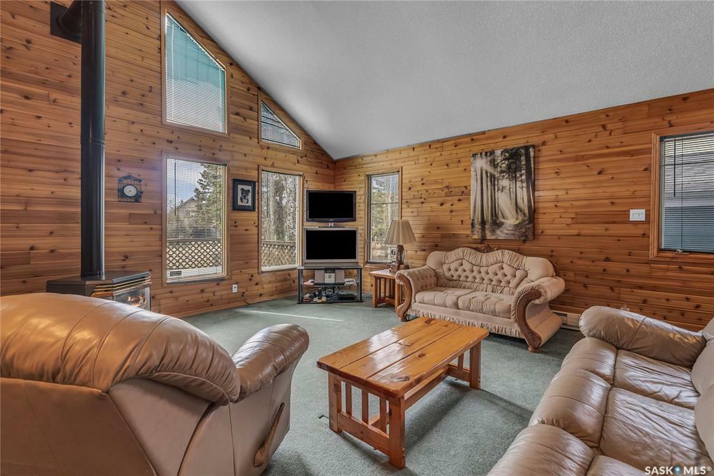 Property Photo: 407 Sunridge Place SK S0J 2G0