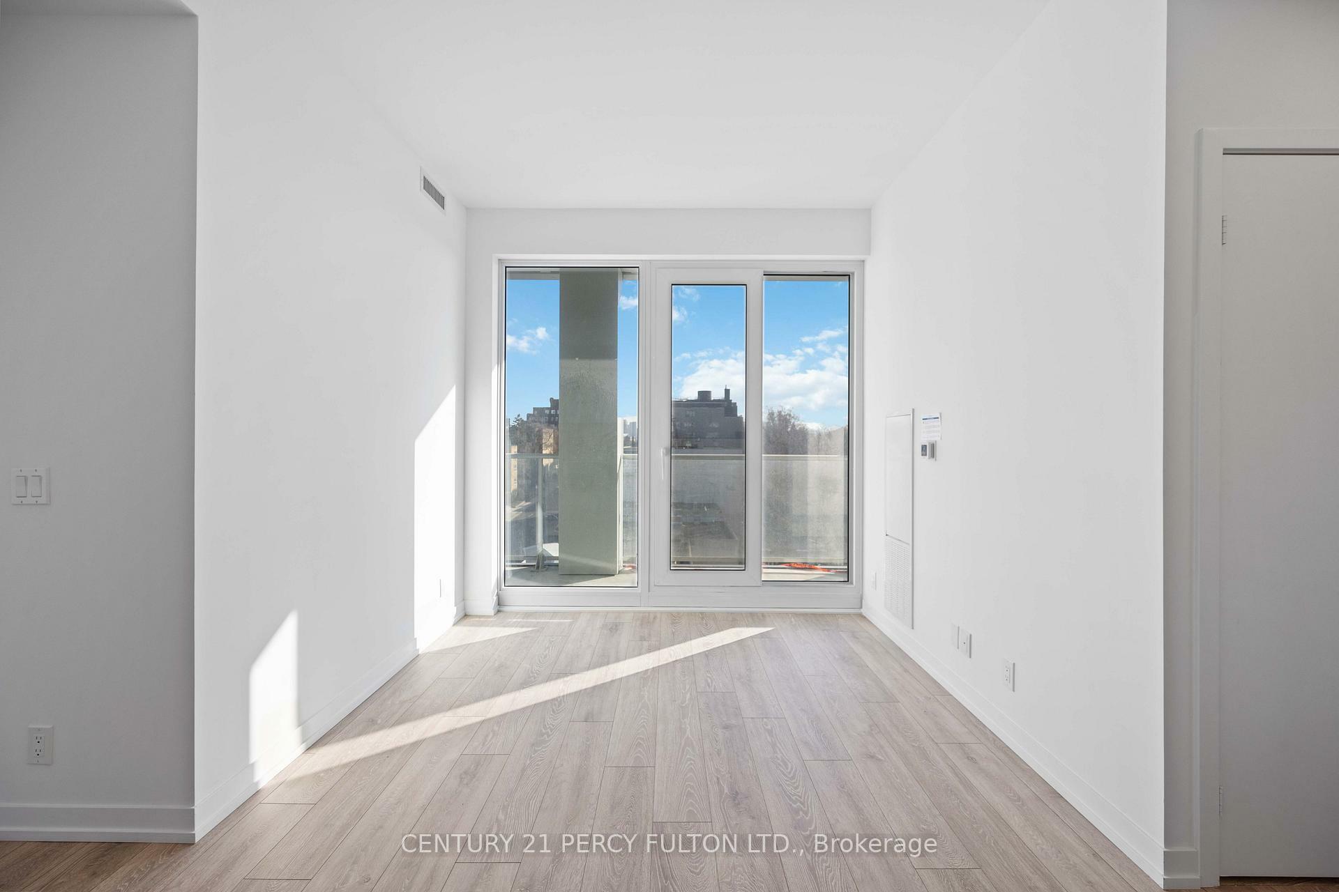 Photo de la propriété: 2020 Bathurst Street 827 ON M5P 0A6