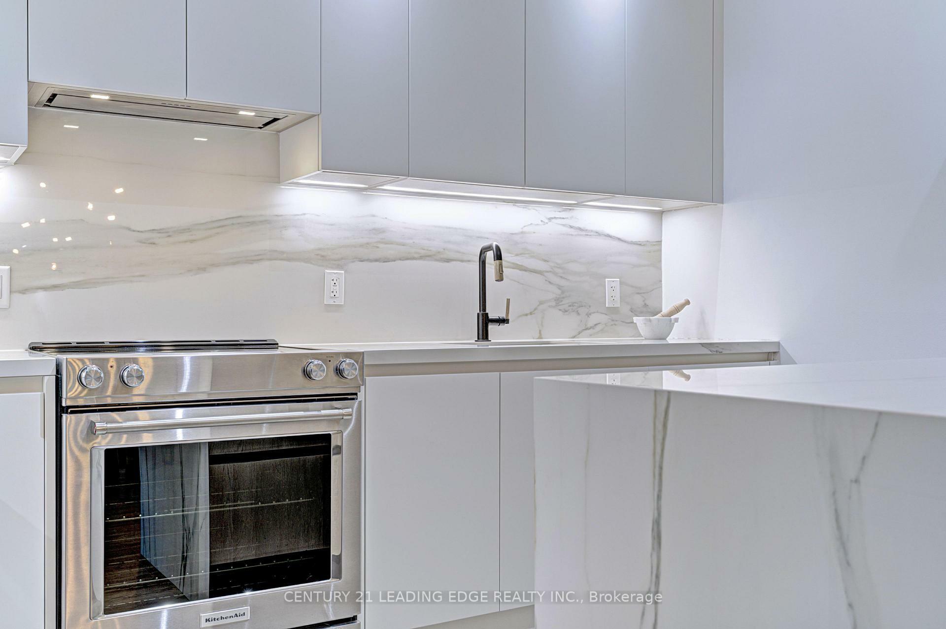 Property Photo: 28 Linden Street 103 ON M4Y 0A4
