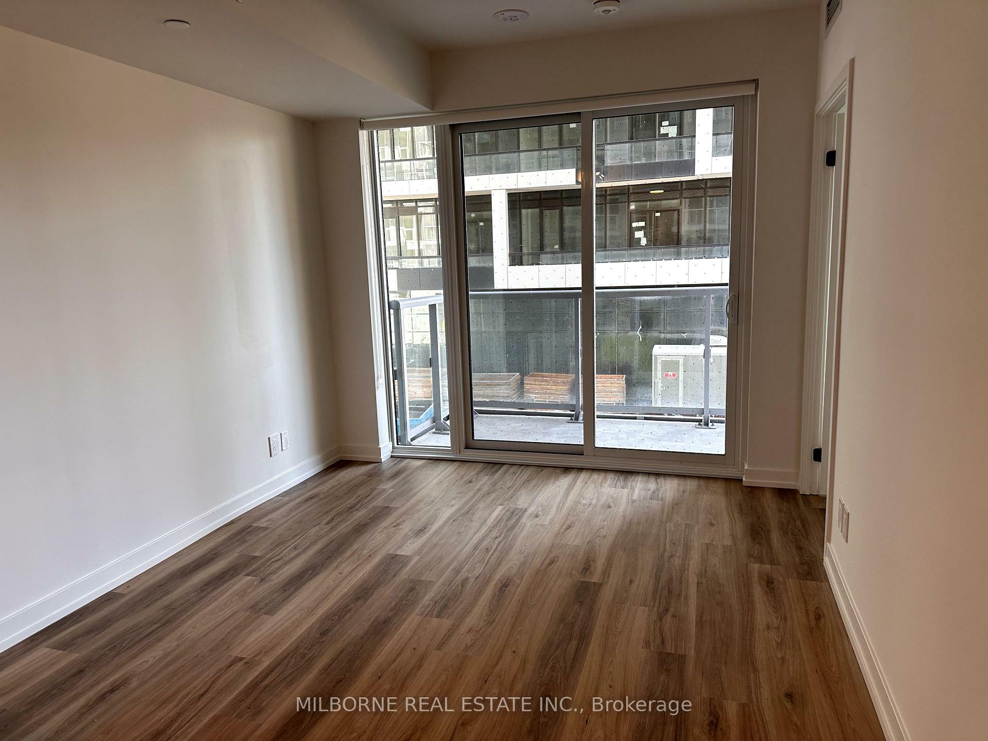 Property Photo: 73 Broadway Avenue 202 ON M4P 1V1